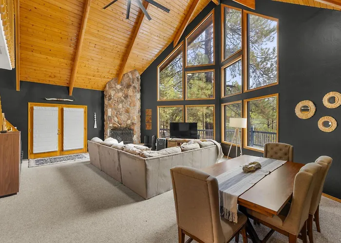 Spacious A-frame Casita Getaway *