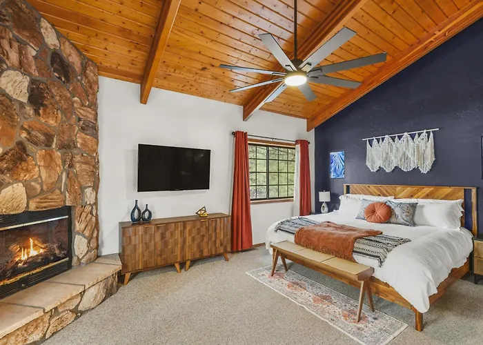 Spacious A-frame Casita Getaway *