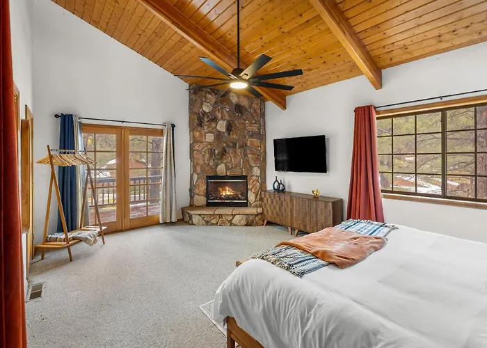 Spacious A-frame Casita Getaway *