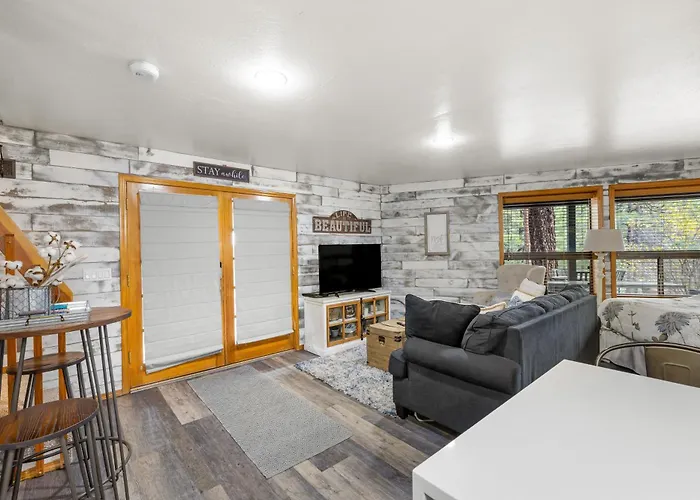 Spacious A-frame Casita Getaway Flagstaff